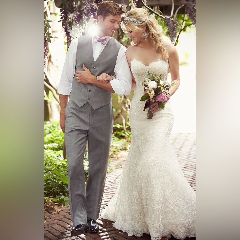 Elegant Essense of Australia Strapless Lace Wedding Dress